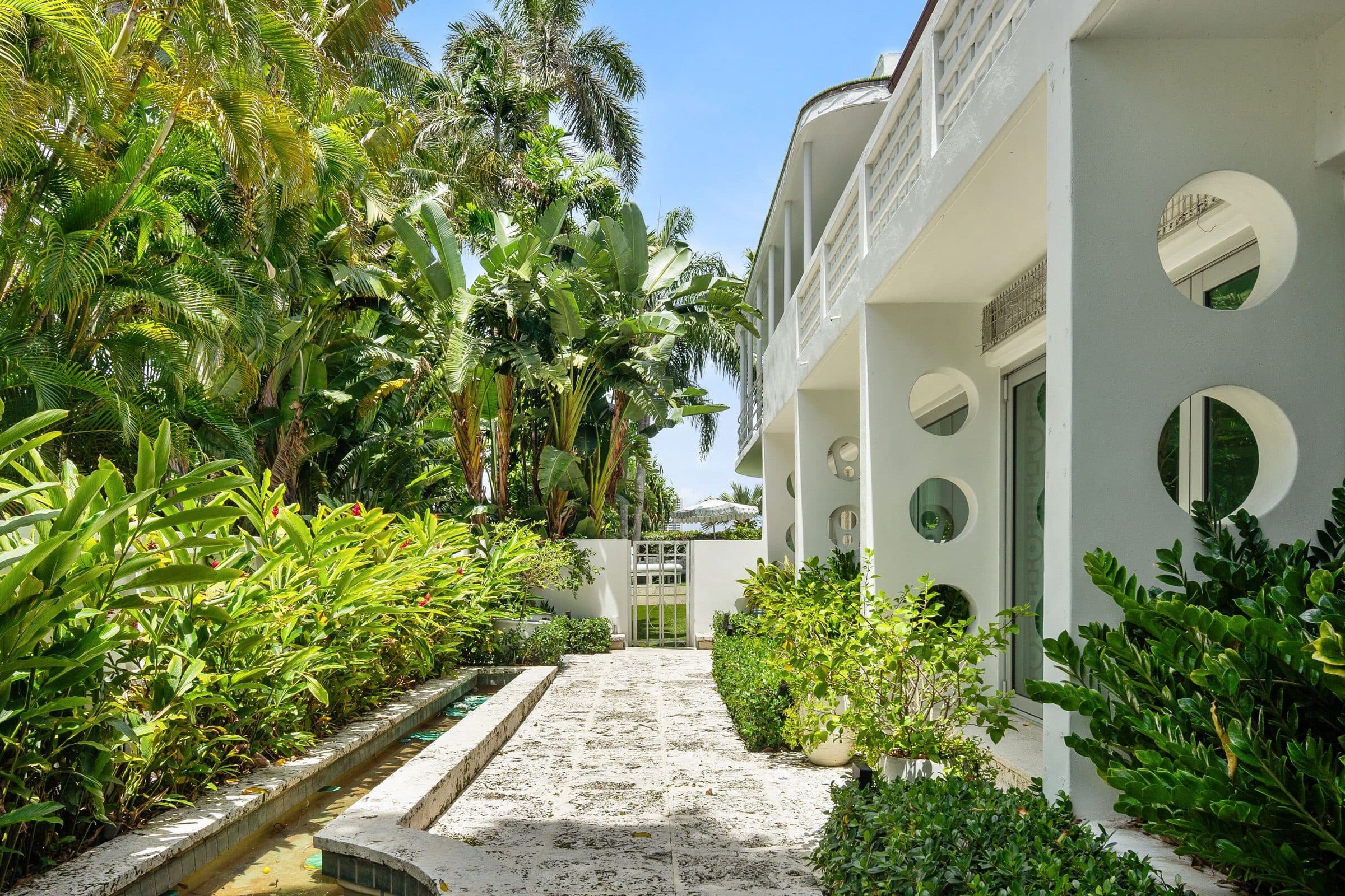 Palm Beach Florida real estate photography by Flylisted