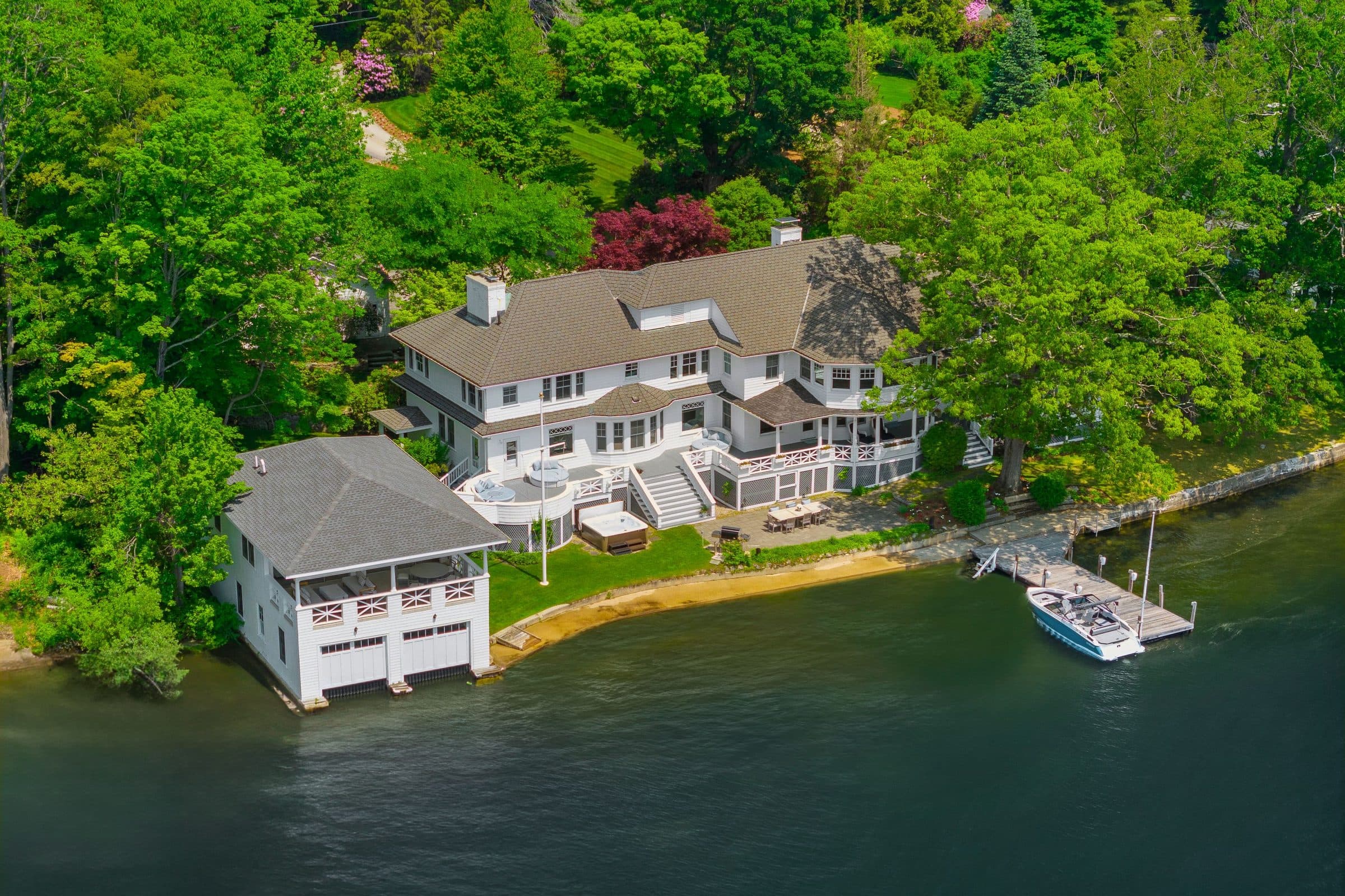 Winnipesaukee shoreline residence, Wolfeboro, NH